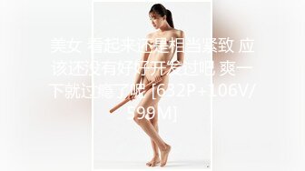 ★☆《居家摄像头破解》★☆小伙在客厅趴下漂亮女友的内裤可惜鸡巴硬不起来插不进去