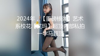 网约少妇玩群P，淫男荡女激情不断，揉奶玩逼道具抽插，让几个小哥轮草抽插，多体位蹂躏，精彩刺激不断好骚