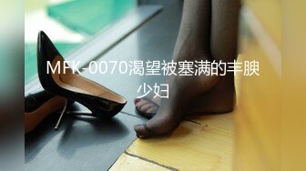 极骚御姐炮击自慰 张开双腿假屌抽插  翘起肥臀后入 加快档位  各种姿势轮番插