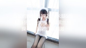 带着眼镜超文艺小美女